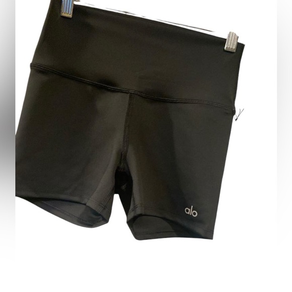 NWT Alo Yoga active shorts Size S - Picture 1 of 5